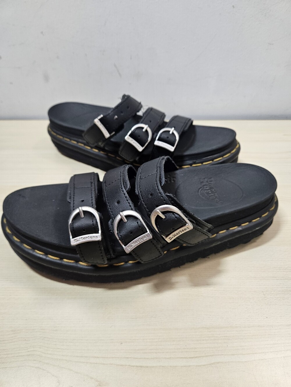 Doc Martens Soft Wair BLAIR Black Leather 3 Buckle Slides Sandals Women's Size 9